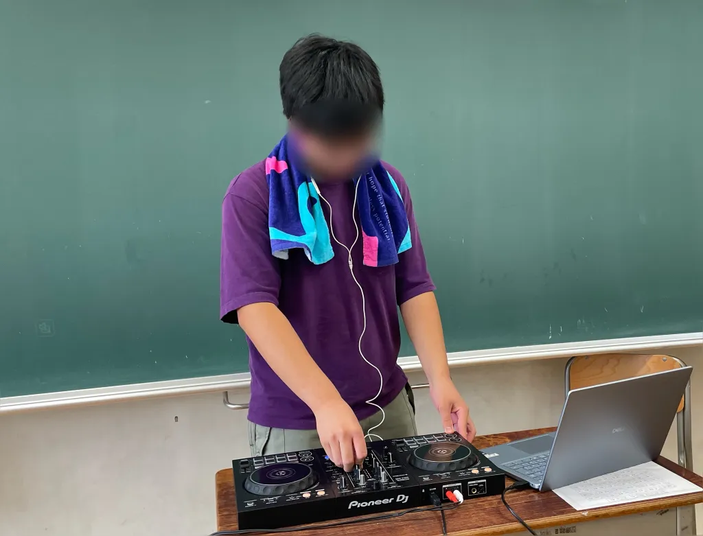 リーダーも真剣に向き合って練習